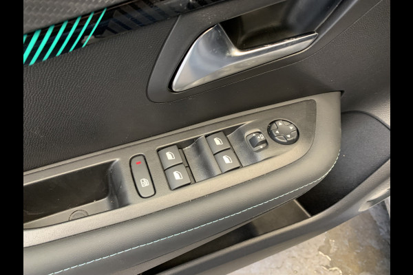Peugeot 208 1.2 PureTech Allure 100PK LEDER-CAMERA-NAVI by CARPLAY-LMV-PDC-CRUISE CONTROL