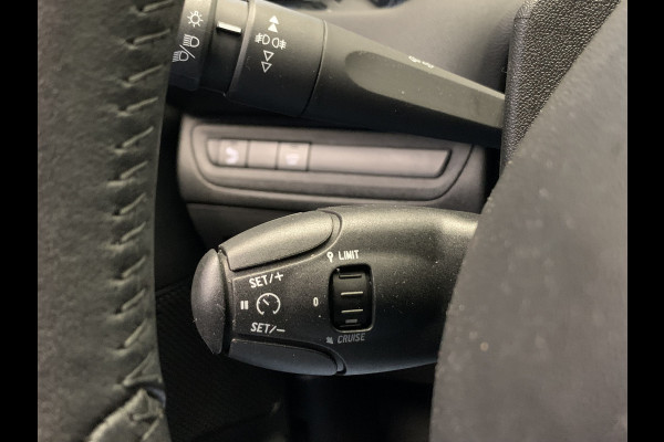 Peugeot 208 1.2 PureTech Signature NAVIGATIE-AIRCO-PDC-CRUISE CONTROL-5DEURS