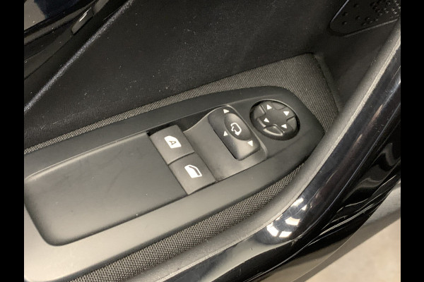 Peugeot 208 1.2 PureTech Signature NAVIGATIE-AIRCO-PDC-CRUISE CONTROL-5DEURS