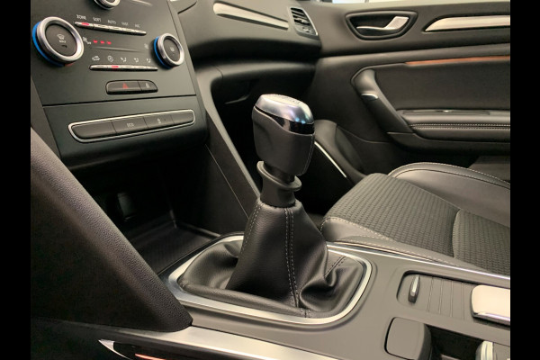 Renault Mégane Estate 1.2 TCe Bose NAVIGATIE-LEDER-PDC-LMV-SPORT.INT-1700KG Trekgewicht!!