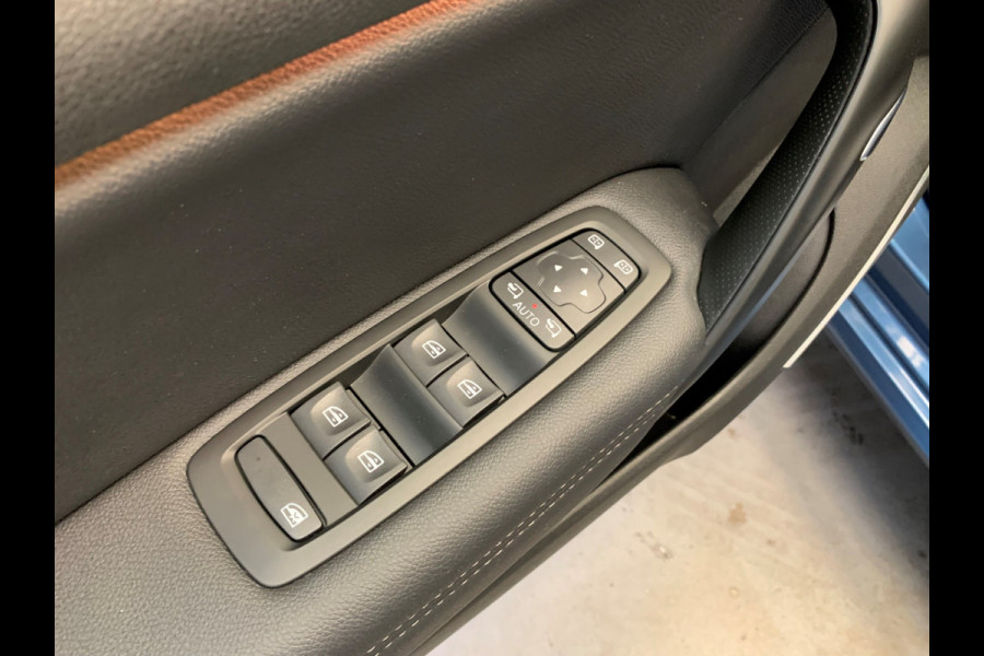 Renault Mégane Estate 1.2 TCe Bose NAVIGATIE-LEDER-PDC-LMV-SPORT.INT-1700KG Trekgewicht!!