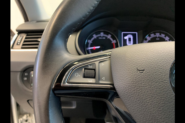 Škoda Octavia Combi 1.0 TSI Greentech Ambition Business NAVI-ECC-LMV-PDC-TREKHAAK-CRUISE CONTROL-NW. MODEL