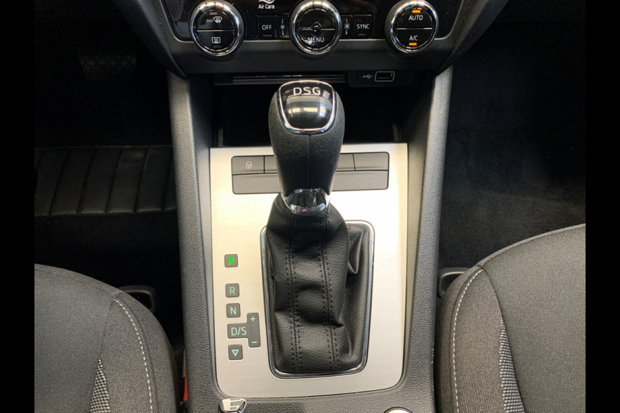 Škoda Octavia Combi 1.0 TSI Greentech Ambition Business NAVI-ECC-LMV-PDC-TREKHAAK-CRUISE CONTROL-NW. MODEL