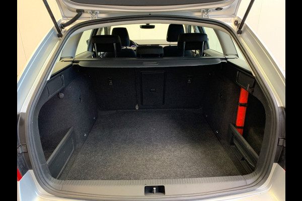 Škoda Octavia Combi 1.0 TSI Greentech Ambition Business NAVI-ECC-LMV-PDC-TREKHAAK-CRUISE CONTROL-NW. MODEL