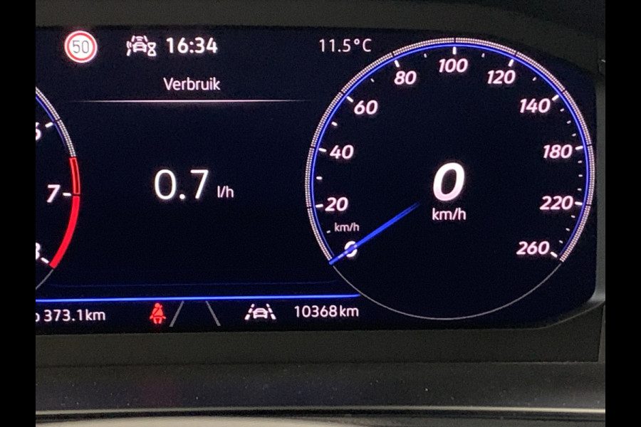 Volkswagen T-Roc 1.5 TSI 150PK R-Line Black Line IQ LIGHT-CAMERA-NAVI-ADAPT.CRUISE-LANE ASSIST-PDC-LMV-ECC
