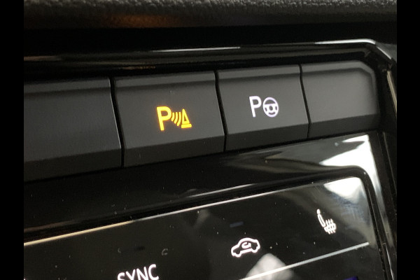 Volkswagen T-Roc 1.5 TSI 150PK R-Line Black Line IQ LIGHT-CAMERA-NAVI-ADAPT.CRUISE-LANE ASSIST-PDC-LMV-ECC