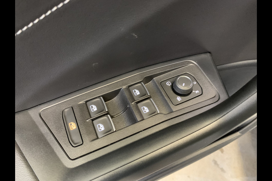 Volkswagen T-Roc 1.5 TSI 150PK R-Line Black Line IQ LIGHT-CAMERA-NAVI-ADAPT.CRUISE-LANE ASSIST-PDC-LMV-ECC