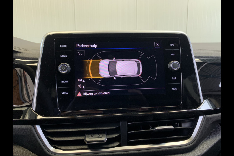 Volkswagen T-Roc 1.5 TSI R-Line 150PK IQ LIGHT-CAMERA-NAVI-ADAPT.CRUISE-LANE ASSIST-PDC-LMV-ECC
