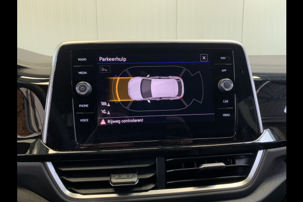 Volkswagen T-Roc 1.5 TSI R-Line 150PK IQ LIGHT-CAMERA-NAVI-ADAPT.CRUISE-LANE ASSIST-PDC-LMV-ECC
