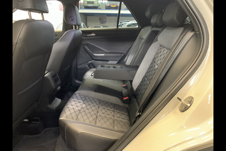 Volkswagen T-Roc 1.5 TSI R-Line 150PK IQ LIGHT-CAMERA-NAVI-ADAPT.CRUISE-LANE ASSIST-PDC-LMV-ECC