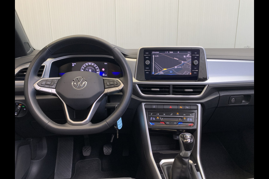Volkswagen T-Roc Cabrio 1.0 TSI Style DIGITAL COCKPIT-NAVI-ECC-CAMERA-19 inch LMV-PARKEER FUNCTIE