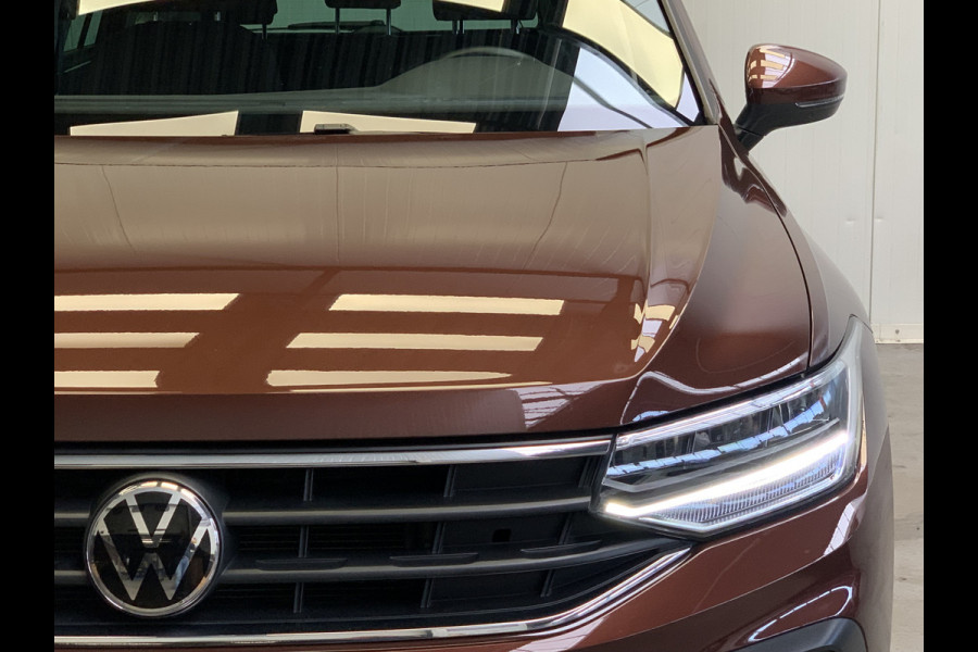 Volkswagen Tiguan 1.5 TSI Elegance NAVI-ECC-PARK ASSIST-SPORT.INT-ADAPTIVE CRUISE-LMV-LANE ASSIST