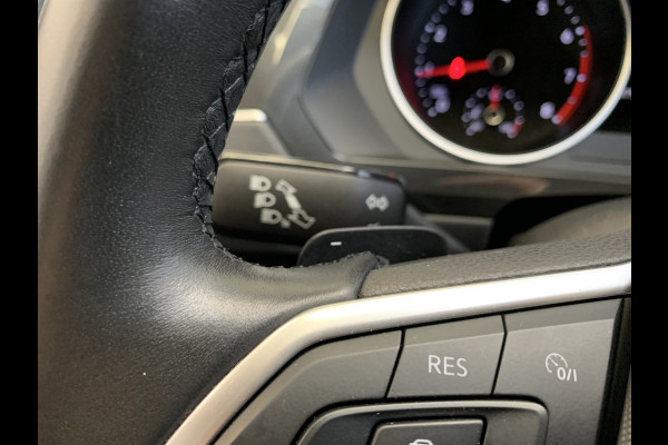Volkswagen Tiguan 1.5 TSI Elegance NAVI-ECC-PARK ASSIST-SPORT.INT-ADAPTIVE CRUISE-LMV-LANE ASSIST