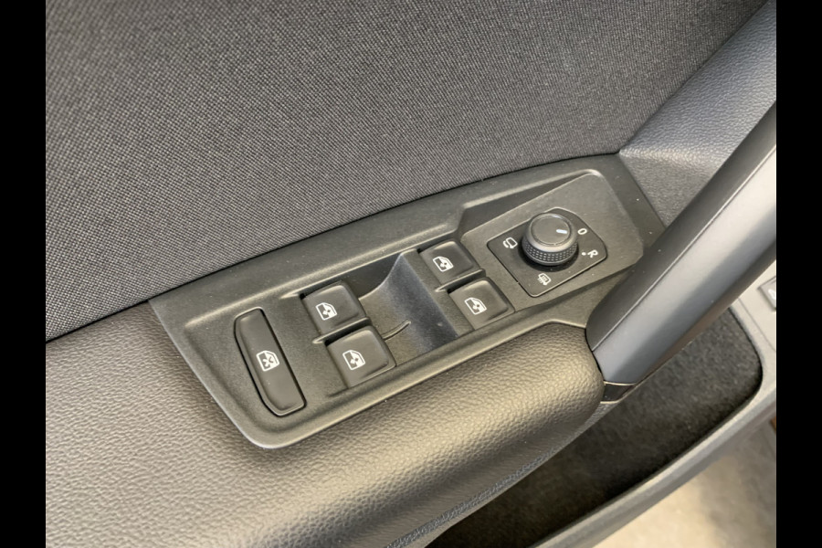 Volkswagen Tiguan 1.5 TSI Elegance NAVI-ECC-PARK ASSIST-SPORT.INT-ADAPTIVE CRUISE-LMV-LANE ASSIST