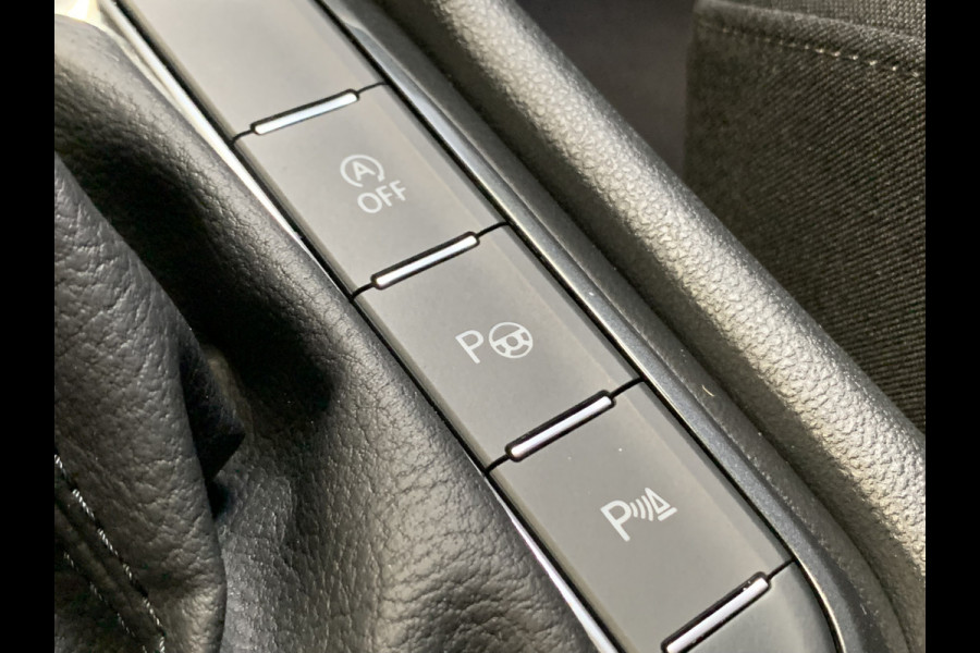 Volkswagen Tiguan 1.5 TSI Elegance NAVI-ECC-PARK ASSIST-SPORT.INT-ADAPTIVE CRUISE-LMV-LANE ASSIST