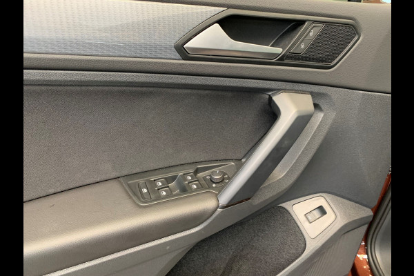Volkswagen Tiguan 1.5 TSI Elegance NAVI-ECC-PARK ASSIST-SPORT.INT-ADAPTIVE CRUISE-LMV-LANE ASSIST