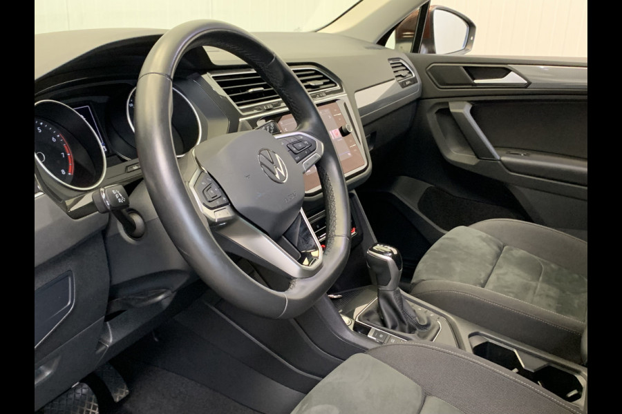 Volkswagen Tiguan 1.5 TSI Elegance NAVI-ECC-PARK ASSIST-SPORT.INT-ADAPTIVE CRUISE-LMV-LANE ASSIST