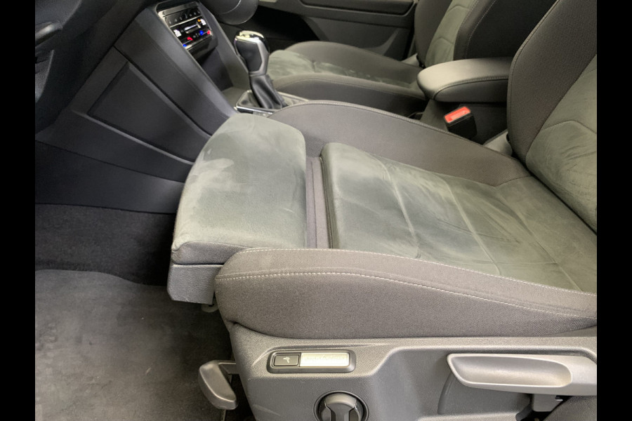 Volkswagen Tiguan 1.5 TSI Elegance NAVI-ECC-PARK ASSIST-SPORT.INT-ADAPTIVE CRUISE-LMV-LANE ASSIST