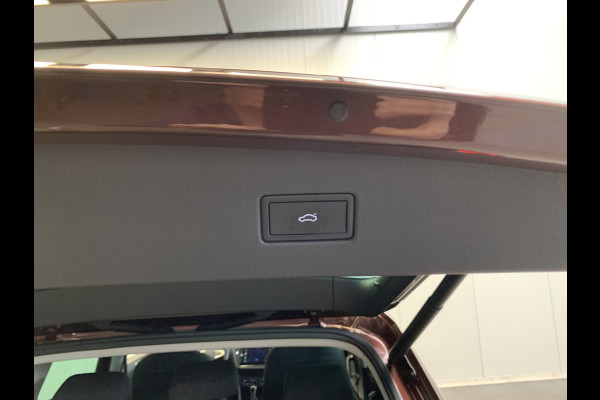 Volkswagen Tiguan 1.5 TSI Elegance NAVI-ECC-PARK ASSIST-SPORT.INT-ADAPTIVE CRUISE-LMV-LANE ASSIST