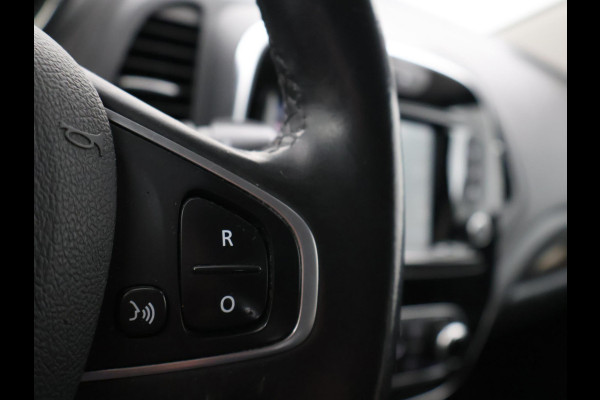 Renault Captur 0.9 TCe INTENS *NIEUWE DB KETTING* Renault Captur 0.9 TCe INTENS + CAMERA / TREKHAAK / NAVIGATIE / DAB / LED