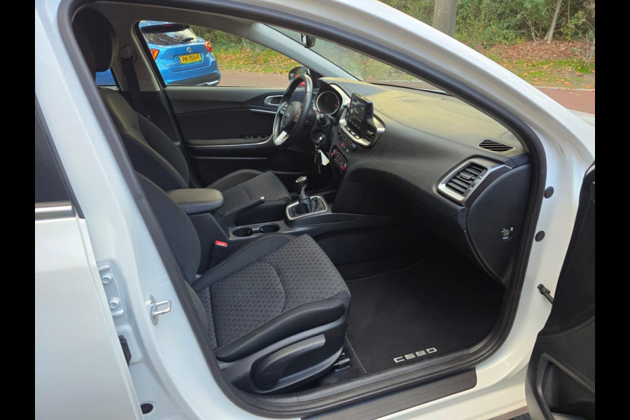 Kia Ceed Sportswagon 1.0 T-GDi DynamicLine | 1E EIGENAAR | 3/6 OF 12MND GARANTIE | CRUISE | TREKHAAK | AIRCO | LMV |