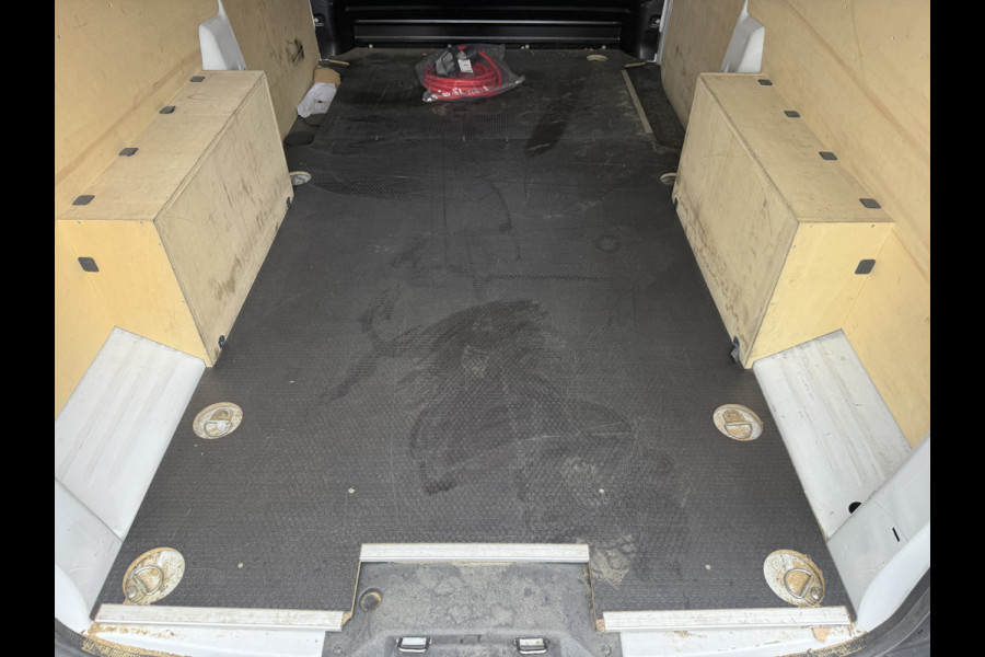 Opel e-Vivaro e-Vivaro 75kWh 136PK