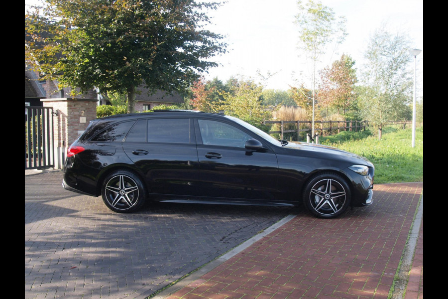 Mercedes-Benz C-Klasse Estate 300 e AMG Line | Panoramadak | AMG-Pakket | Night Pack | Burmester | Camera | Sfeerverlichting | NL-Auto |