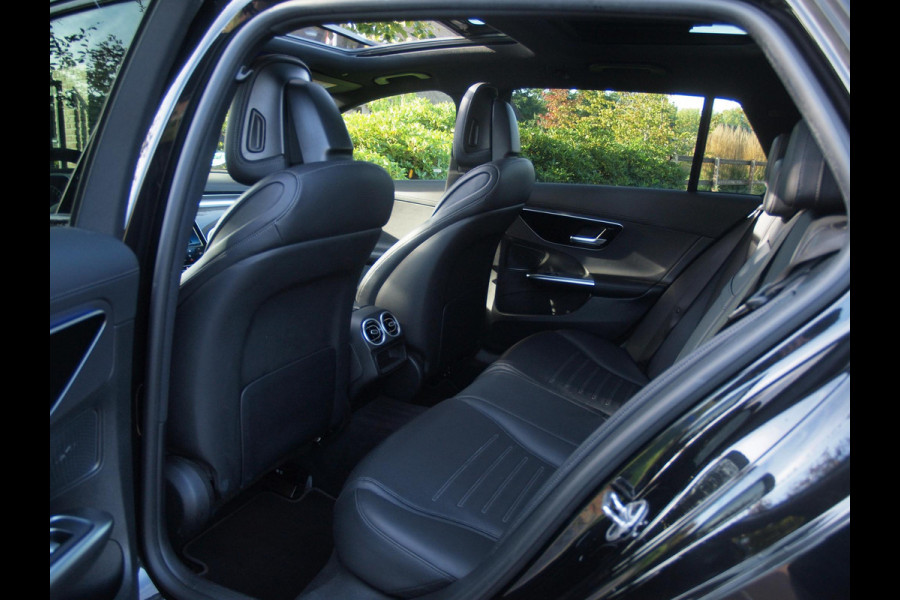 Mercedes-Benz C-Klasse Estate 300 e AMG Line | Panoramadak | AMG-Pakket | Night Pack | Burmester | Camera | Sfeerverlichting | NL-Auto |