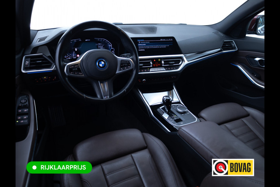 BMW 3 Serie Touring 320e Business Edition Plus | Camera | PDC V+A | Elec. achterklep | Cruise | Navigatie pro | Afn.Trekhaak Apple carplay/Android auto, Lederen bekleding, 18"LMV