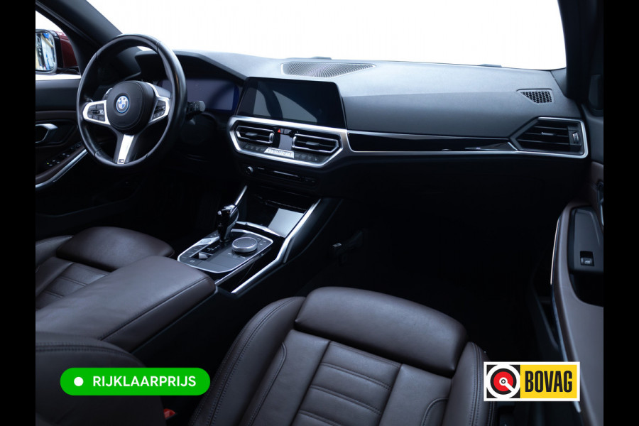 BMW 3 Serie Touring 320e Business Edition Plus | Camera | PDC V+A | Elec. achterklep | Cruise | Navigatie pro | Afn.Trekhaak Apple carplay/Android auto, Lederen bekleding, 18"LMV