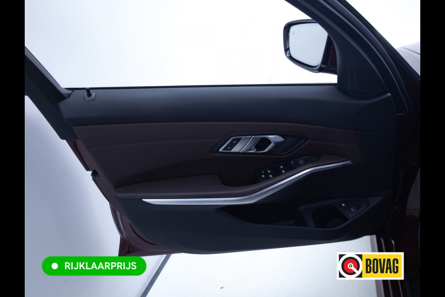 BMW 3 Serie Touring 320e Business Edition Plus | Camera | PDC V+A | Elec. achterklep | Cruise | Navigatie pro | Afn.Trekhaak Apple carplay/Android auto, Lederen bekleding, 18"LMV