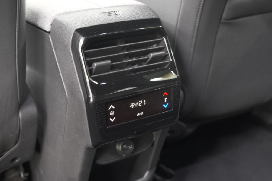 Peugeot 5008 1.2 Hybrid 136 Allure 7p | Camera | Apple CarPlay | Airco Separaat Achter | Keyless Entry