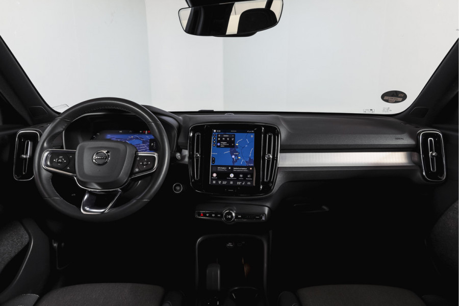 Volvo XC40 2.0 B3 165 PK Core | Elek. Trekhaak  | Adapt. Cruise | Stoel-+Stuurverw. | Camera | NAV + Carplay | ECC | LM 18" |