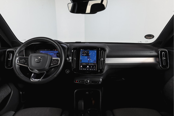 Volvo XC40 2.0 B3 165 PK Core | Elek. Trekhaak  | Adapt. Cruise | Stoel-+Stuurverw. | Camera | NAV + Carplay | ECC | LM 18" |