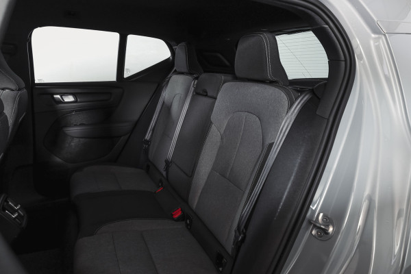 Volvo XC40 2.0 B3 165 PK Core | Elek. Trekhaak  | Adapt. Cruise | Stoel-+Stuurverw. | Camera | NAV + Carplay | ECC | LM 18" |