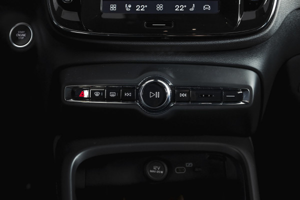 Volvo XC40 2.0 B3 165 PK Core | Elek. Trekhaak  | Adapt. Cruise | Stoel-+Stuurverw. | Camera | NAV + Carplay | ECC | LM 18" |