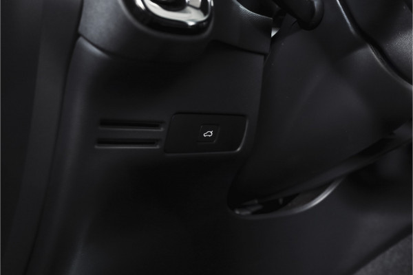Volvo XC40 2.0 B3 165 PK Core | Elek. Trekhaak  | Adapt. Cruise | Stoel-+Stuurverw. | Camera | NAV + Carplay | ECC | LM 18" |