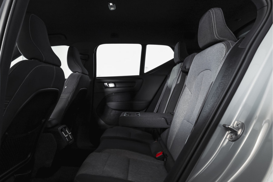 Volvo XC40 2.0 B3 165 PK Core | Elek. Trekhaak  | Adapt. Cruise | Stoel-+Stuurverw. | Camera | NAV + Carplay | ECC | LM 18" |