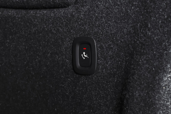 Volvo XC40 2.0 B3 165 PK Core | Elek. Trekhaak  | Adapt. Cruise | Stoel-+Stuurverw. | Camera | NAV + Carplay | ECC | LM 18" |