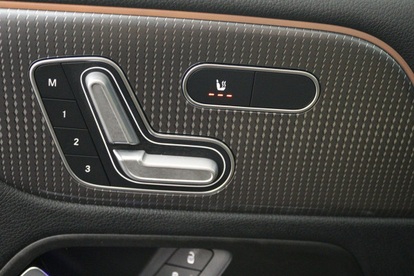 Mercedes-Benz B-Klasse 200 Business Solution Luxury (PANORAMADAK, MEMORY SEATS, SFEERVERLICHTING, CAMERA, 1e EIGENAAR, GOED ONDERHOUDEN)