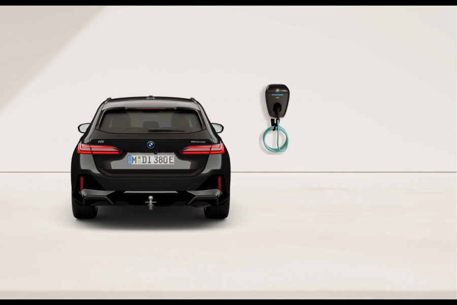 BMW i5 Touring eDrive40 - M-Sport - Pano - Trekhaak - Driving Ass Prof