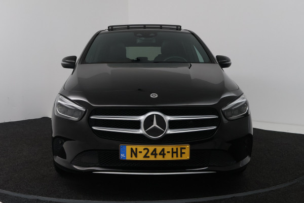 Mercedes-Benz B-Klasse 200 Business Solution Luxury (PANORAMADAK, MEMORY SEATS, SFEERVERLICHTING, CAMERA, 1e EIGENAAR, GOED ONDERHOUDEN)