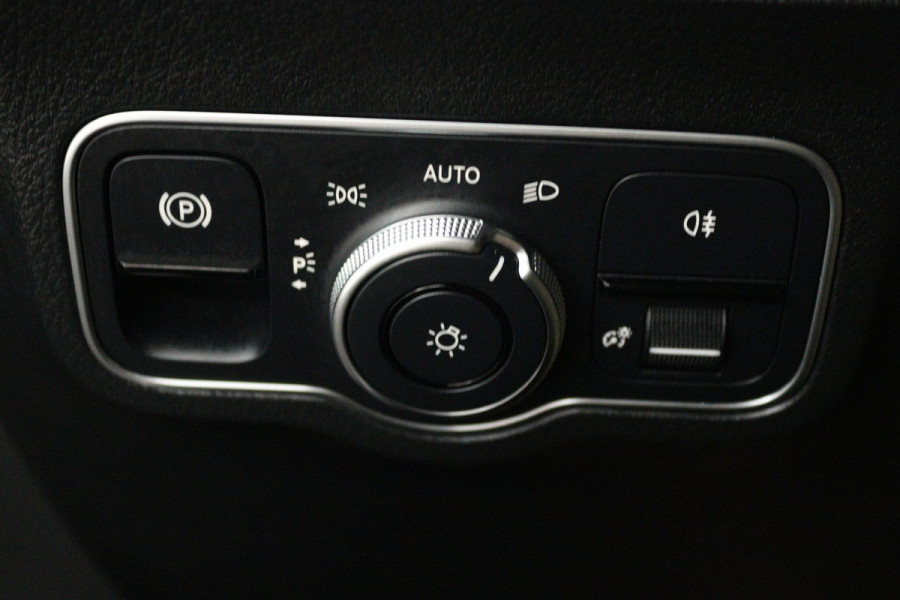 Mercedes-Benz B-Klasse 200 Business Solution Luxury (PANORAMADAK, MEMORY SEATS, SFEERVERLICHTING, CAMERA, 1e EIGENAAR, GOED ONDERHOUDEN)