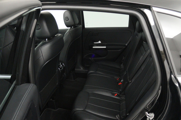 Mercedes-Benz B-Klasse 200 Business Solution Luxury (PANORAMADAK, MEMORY SEATS, SFEERVERLICHTING, CAMERA, 1e EIGENAAR, GOED ONDERHOUDEN)