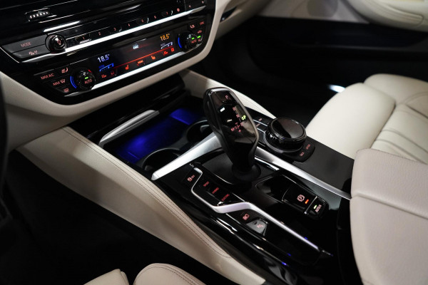 BMW 5 Serie 530e High Executive M-Sport|Memory|Pano|Leder|HUD