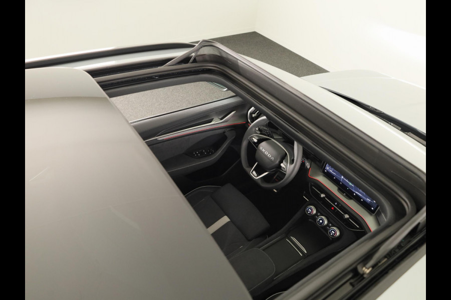 Škoda Kodiaq Sportline Business PHEV 1.5 TSI 204pk DSG | Panoramadak | Wegklapbare trekhaak | 20 inch lichtmetalen velgen| Winter pakket | Verwarmbare vooruit