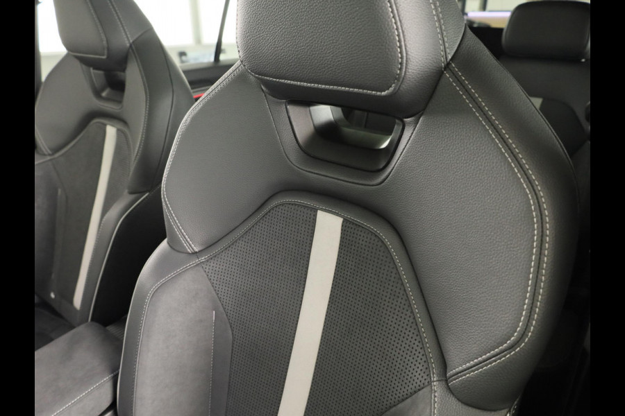 Škoda Kodiaq Sportline Business PHEV 1.5 TSI 204pk DSG | Panoramadak | Wegklapbare trekhaak | 20 inch lichtmetalen velgen| Winter pakket | Verwarmbare vooruit