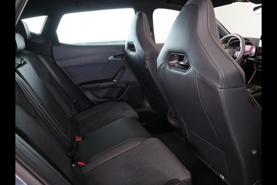 CUPRA Formentor 1.5 TSI e-Hybrid VZ Performance 272PK | 19 Inch | Panoramadak | DCC | ACC | Elektrisch verstelbare voorstoel | Keyless Entry | Achteruitrijcamera |
