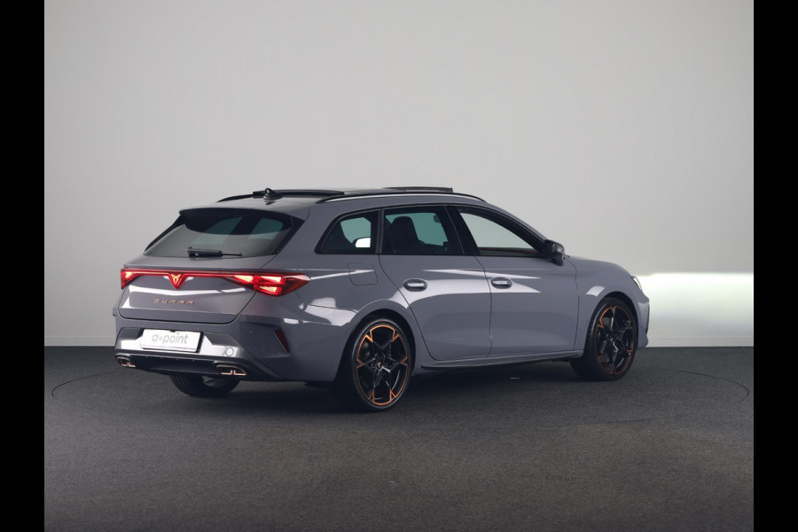 CUPRA Leon 1.5 TSI e-Hybrid VZ Performance 272 pk Automaat (DSG) | Navigatie | Panoramadak | Parkeersensoren | Achteruitrijcamera | Stoelverwarming | Keyless | Sennheiser Geluidssysteem |  LED Matrix koplampen | Alcantara bekleding |