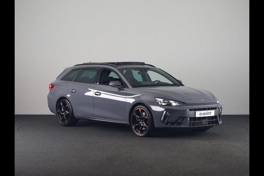 CUPRA Leon 1.5 TSI e-Hybrid VZ Performance 272 pk Automaat (DSG) | Navigatie | Panoramadak | Parkeersensoren | Achteruitrijcamera | Stoelverwarming | Keyless | Sennheiser Geluidssysteem |  LED Matrix koplampen | Alcantara bekleding |